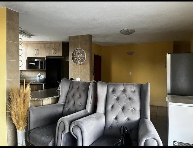 3 BEDROOM APARTMENT FOR SALE IN SILVERTON